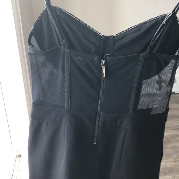 NWOT GUESS ROMPER - Picture 4 of 5